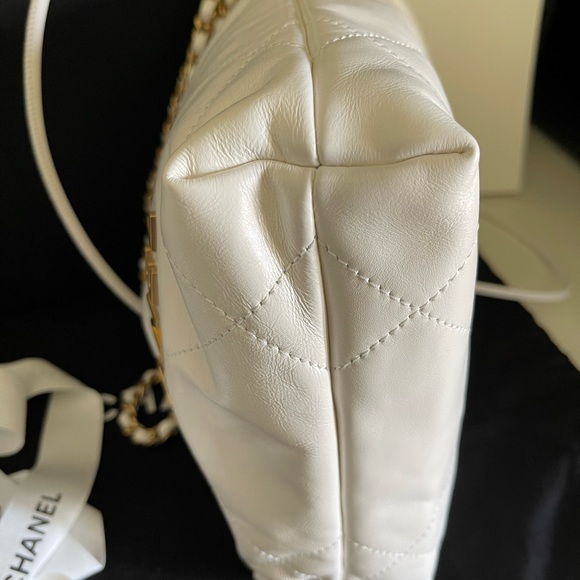 🖤🤍New!! Chanel 22 MINI White!! Full set!! 🤍🖤 - Picture 6 of 11